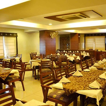 Oyo 742 Hotel Kings Park Indore Exterior photo